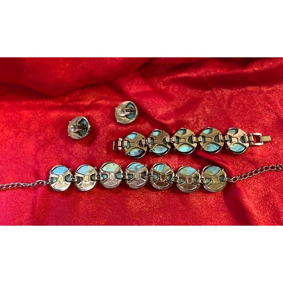 Chunky Demi Parure Turquoise Necklace, Bracelet and Earrings - Picture 5 of 7